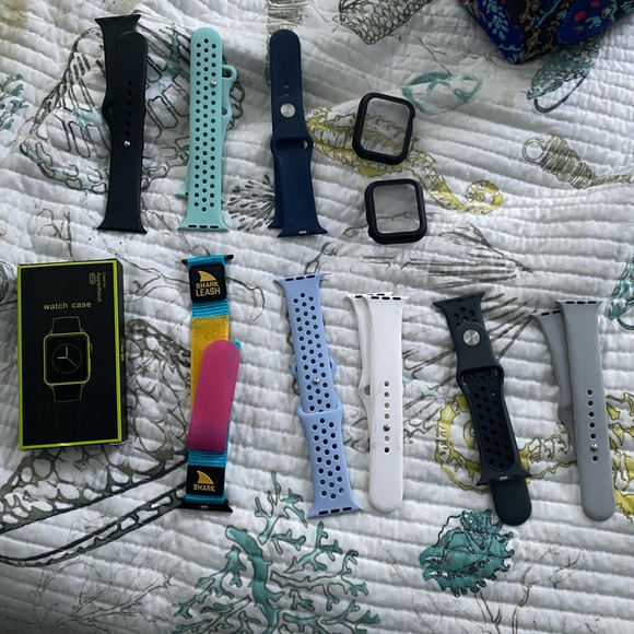 Apple Watch Series 5 44mm - Picture 1 of 3